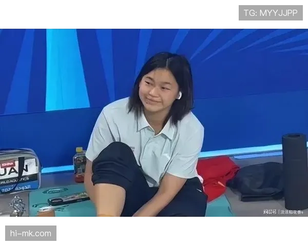全红婵今天又瘫在沙发上，怎么看都不像刚拿世界冠军的人啊！