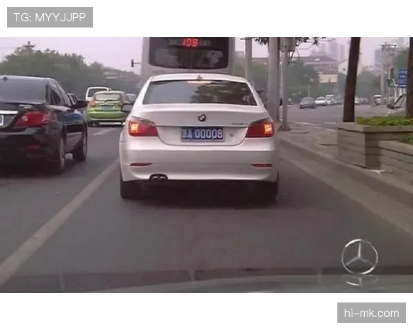 季丽萍刚买的那辆车，隔壁都开始怀疑人生了！