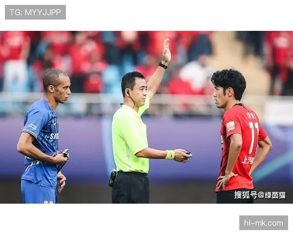 想知道合理冲撞区的判罚标准？看NBA裁判如何精准区分进攻犯规和阻挡犯规！